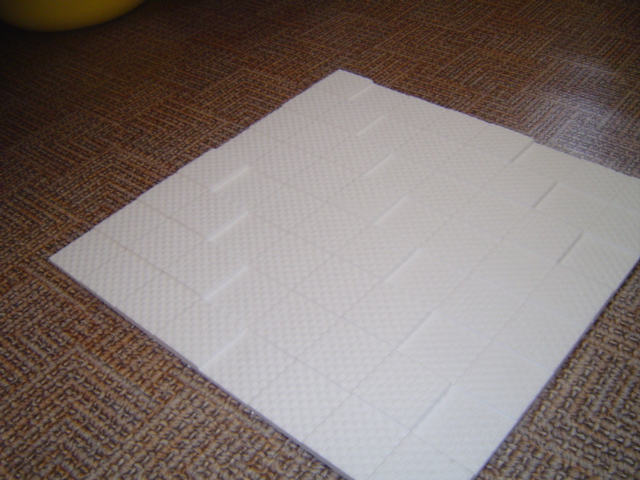 Как клеить потолочную плитку Как клеить потолочную плитку