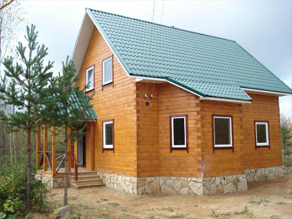 готовый загородный деревянный дом с пластиковыми окнами