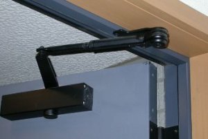 доводчик двери доводчик двери