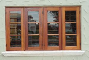 деревянные окна и двери