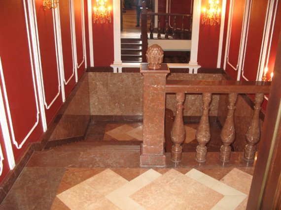 Изделия из натурального камня - гранит и мрамор.