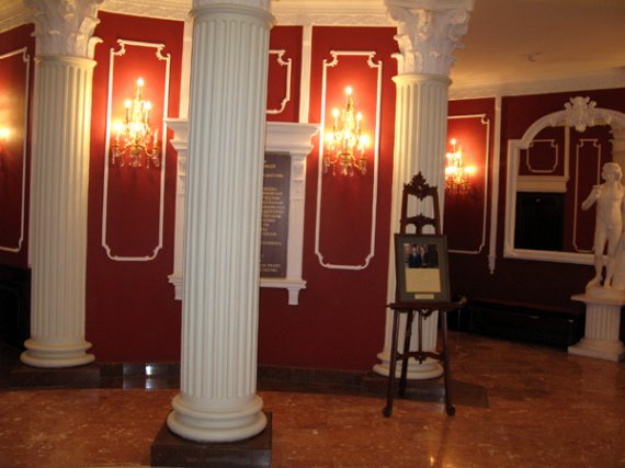 Изделия из натурального камня - гранит и мрамор.