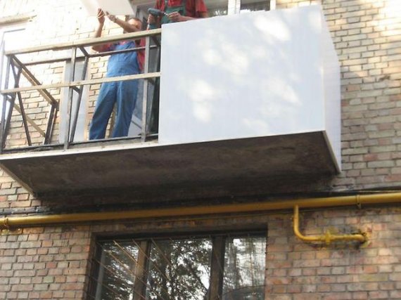 Остекление балконов: какова технология проведения?