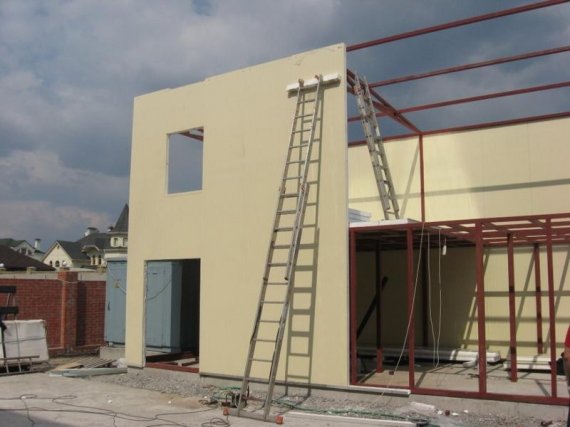 Преимущества строительных сооружений из сэндвич - панелей? Преимущества строительных сооружений из сэндвич - панелей?