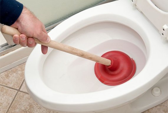  Засорился унитаз: что делать в домашних условиях?