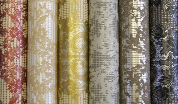 Почему отклеиваются флизелиновые обои?