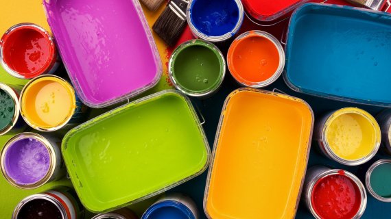 Какую краску брать для обоев под покраску?