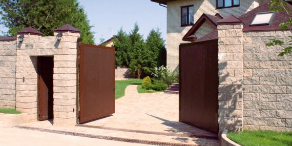 Преимущества распашных ворот