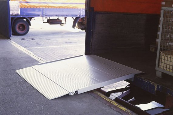 Для каких целей используют перегрузочный мост?