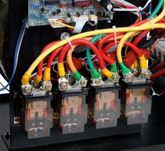 Принцип работы релейного стабилизатора напряжения