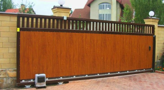 Что из себя представляют откатные ворота?