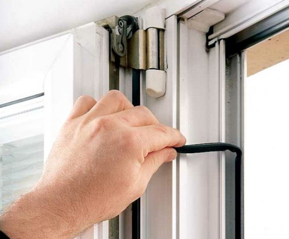 Когда нужно менять уплотнитель на окнах?