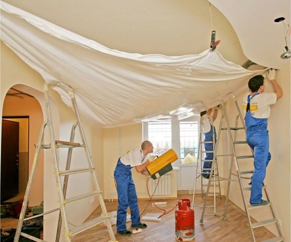 Этапы монтажа натяжных потолков