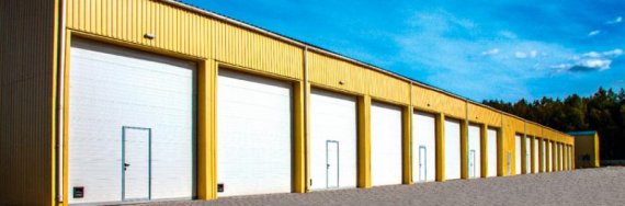 Отличительные особенности промышленных секционных ворот