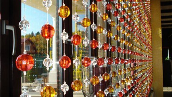 Шторы из бусин своими руками: пошаговая инструкция Шторы из бусин своими руками: пошаговая инструкция