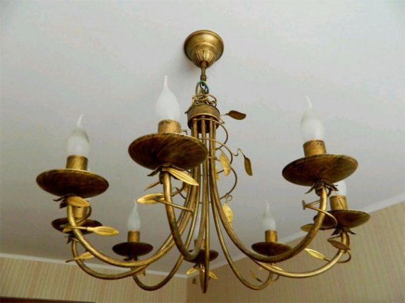 Установка люстры на потолок: как вешать люстру правильно?