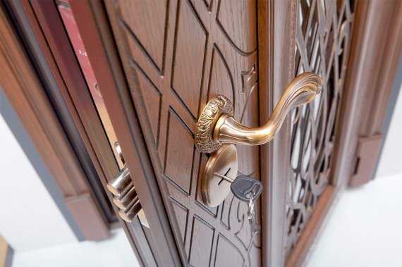 Что представляет собой дверь с терморазрывом?