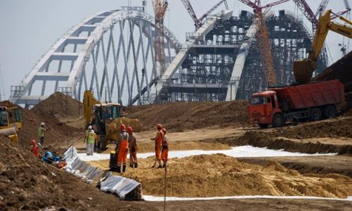 Керченский мост: строители закончили сборку автомобильной арки моста в Крым