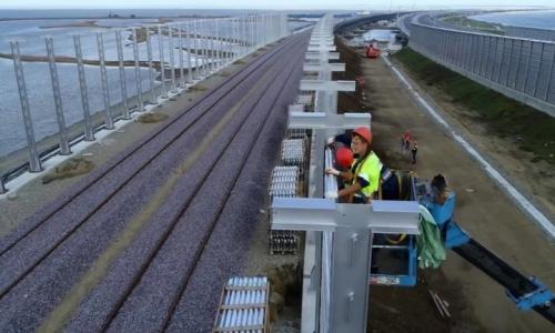 Крымский мост. Завершено возведение опор железнодорожной части моста