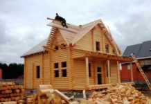 Особенности строительства домов из бревна