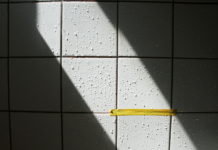 В магазине «Стандарт-Ресурс» можно купить отличный плиточный клей «Юнис»