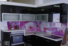 Необычные и красочные скинали для кухни