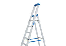 Лестница-стремянка: критерии выбора