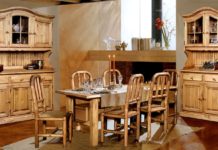 Мебель из сосны: особенности материала и конструкций