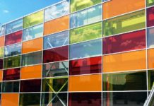 Цветная тонировка стекол: стоит ли ее делать?