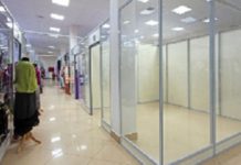 Торговые стеклянные перегородки: эстетика и функциональность
