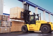 Вилочный погрузчик — незаменимый труженик складов