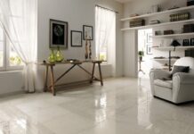 Плюсы и минусы глянцевой плитки на пол