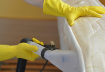 Для чего нужна химчистка матраса?