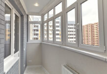 Какие задачи решает остекление балкона?