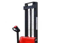 Преимущества самоходных штабелеров