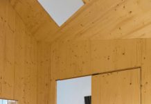 Дом внутри дома. Необычный дизайн номера в отеле Берлина