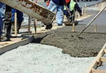 Почему лучше заказать бетон с доставкой?