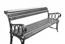 Основные преимущества скамеек из чугуна