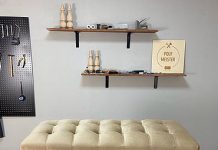 Банкетка как часть интерьера магазина