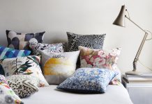 Декоративные подушки в интерьере: основные стили и расцветки
