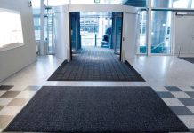 В чем главные преимущества аренды грязезащитных ковров?