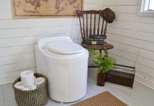 Как выбрать биотуалет для загородного дома