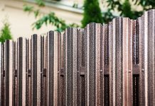 Металлический штакетник для забора