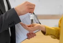 Как в 2023 году взять ипотеку самозанятым?