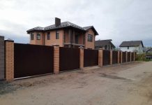 Забор из профнастила: особенности установки и ухода