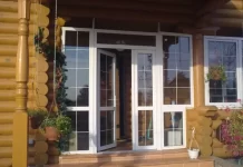 Скрип металлопластиковых дверей: причины и методы устранения
