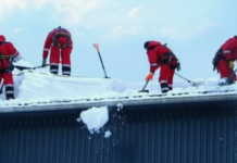 Уборка снега с крыш в Москве: безопасное решение для зимнего сезона