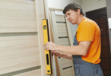 Установка входных и межкомнатных деревянных дверей: Искусство и Практика